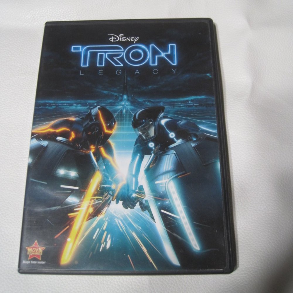 Disney Tron Legacy (DVD, 2010) Jeff Bridges, Garrett Hedlund, Olivia Wilde